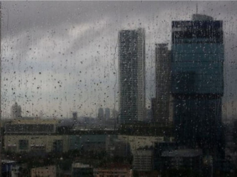 Hujan Guyur Jakarta Mulai Siang Hari