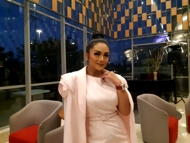 Krisdayanti Akui Label Publik Figur Belum Lepas
