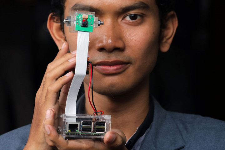 Mahasiswa Stikom Surabaya Ciptakan Pendeteksi Pengemudi Mengantuk