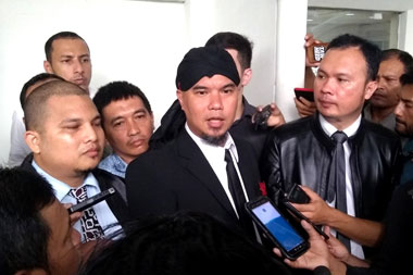 Dari Rutan Medaeng, Ahmad Dhani Tulis Surat untuk Ibunya