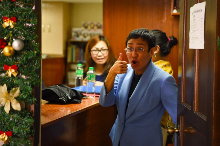 Jurnalis Pengkritik Duterte Dibebaskan dengan Jaminan