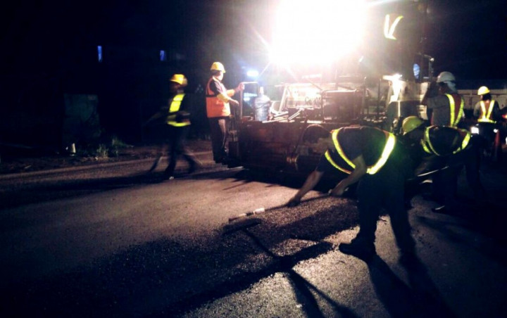 Chandra Asri Sediakan Bahan Baku Aspal Plastik