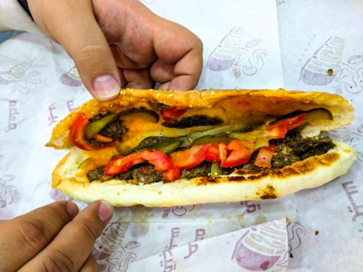 Curi Sandwich, Anggota Parlemen Slovenia Mengundurkan Diri