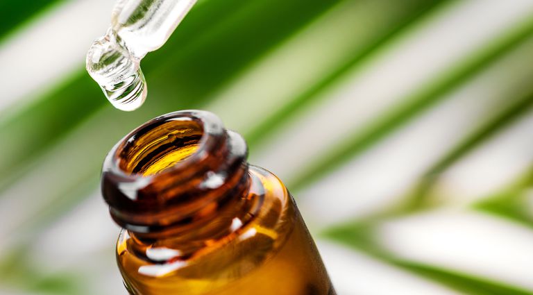 Cara Penggunaan Tea Tree Oil untuk Wajah Berjerawat (Foto: gettyimages)