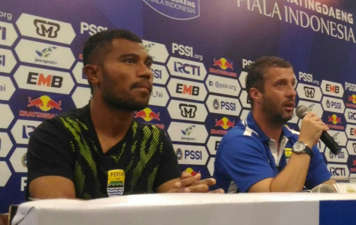 Sampingkan Hasil, Ardi Idrus Ingin Persib tidak Kebobolan