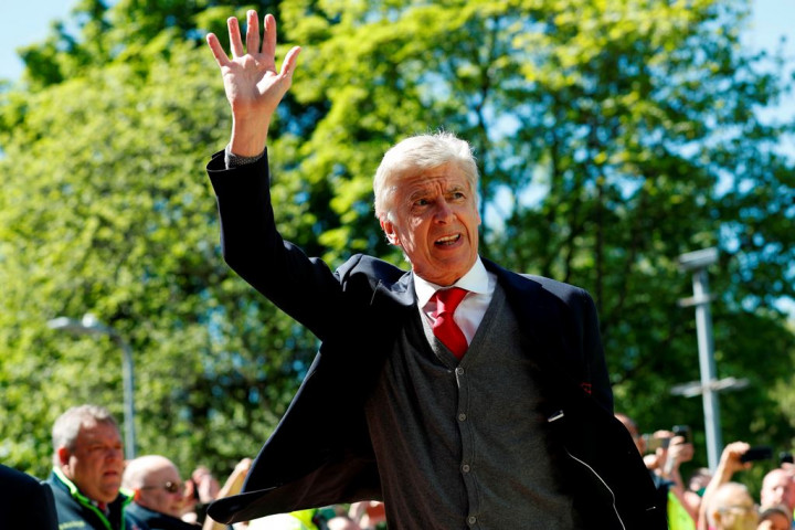 Arsene Wenger Ragu Kembali Melatih