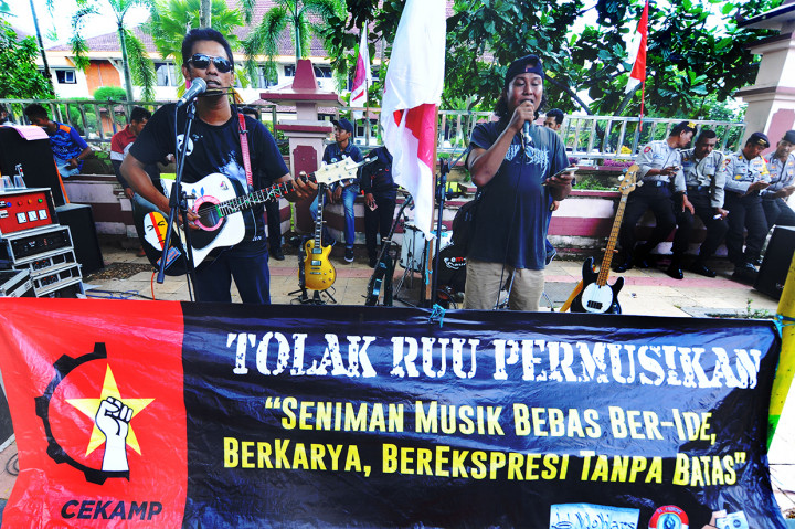 Seniman Pamekasan Tolak RUU Permusikan