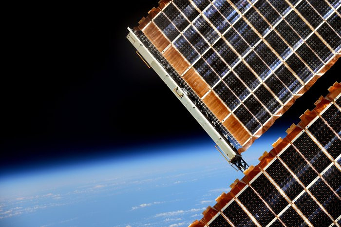 Tiongkok Mau Bangun Pembangkit Listrik Tenaga Surya di Luar Angkasa