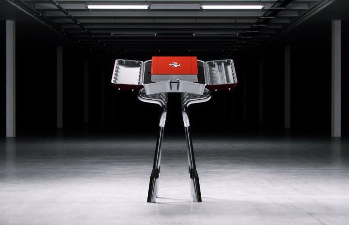 Buku Sejarah Ferrari Dibanderol Rp 421 Juta?