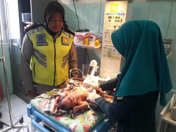 Petani di Brebes Temukan Bayi di Saluran Irigasi