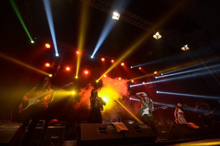 Sempat Rusuh, Konser Barasuara dan Sisitipsi di Depok Dihentikan