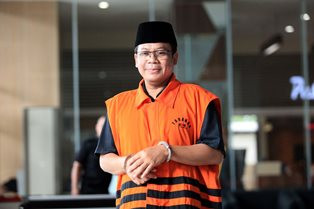 PAN Tak Buru-buru Ganti Taufik Kurniawan