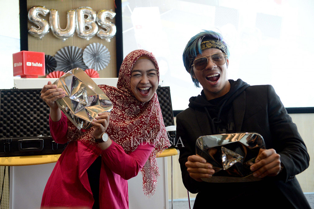 Atta Halilintar dan Ria Ricis Raih Diamond Play dari YouTube