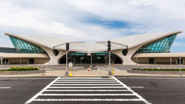 Mengintip Hotel Futuristik Bekas Terminal di Bandara JFK