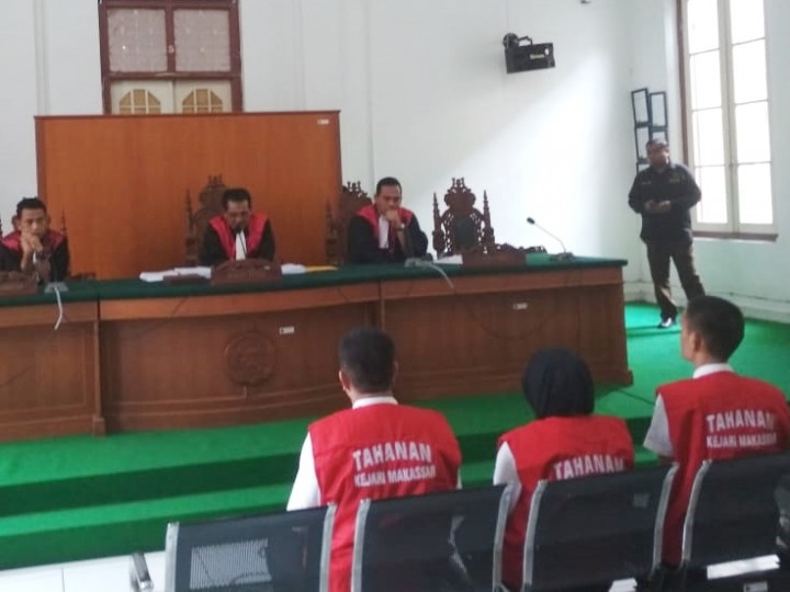 Dua Pejabat ABU Tours Divonis 16 dan 14 Tahun Pejabat