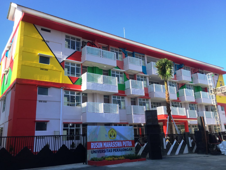 Gebukan Drum Menteri PUPR Tandai Peresmian Rusunawa Unikal