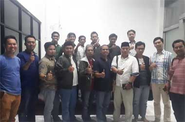 Alumni UIN Minta Ketua MUI DKI Mundur