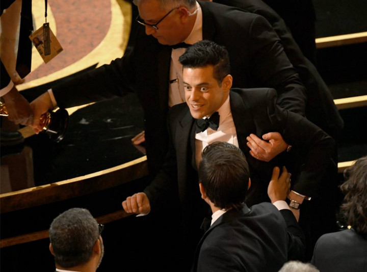 Rami Malek Dibawa ke Paramedis Usai Terima Piala Oscar 2019