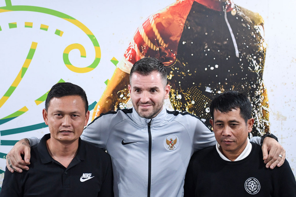 Simon McMenemy Tunjuk Tiga Asisten Pelatih
