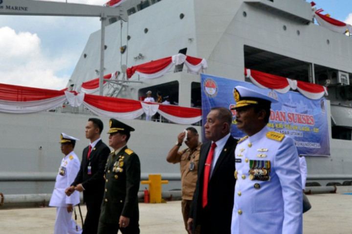 Menhan Hadiri Serah-Terima KRI Teluk Lada