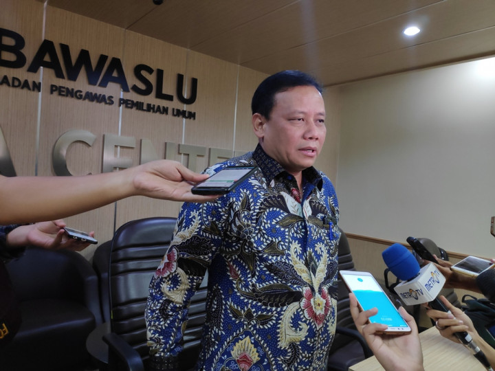 Jaring Kampanye Hitam Tiga Mak-mak di Karawang Diselidiki