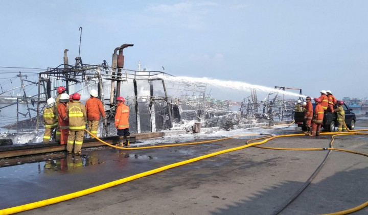 Polisi Periksa 21 Orang Saksi Terkait Kebakaran Kapal di Muara Baru