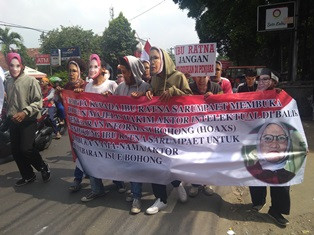 Pendukung Minta Kubu Prabowo Tak Campakkan Ratna Sarumpaet