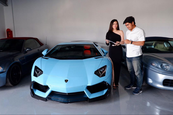 Mengais Rezeki dari Supercar Seken di Indonesia