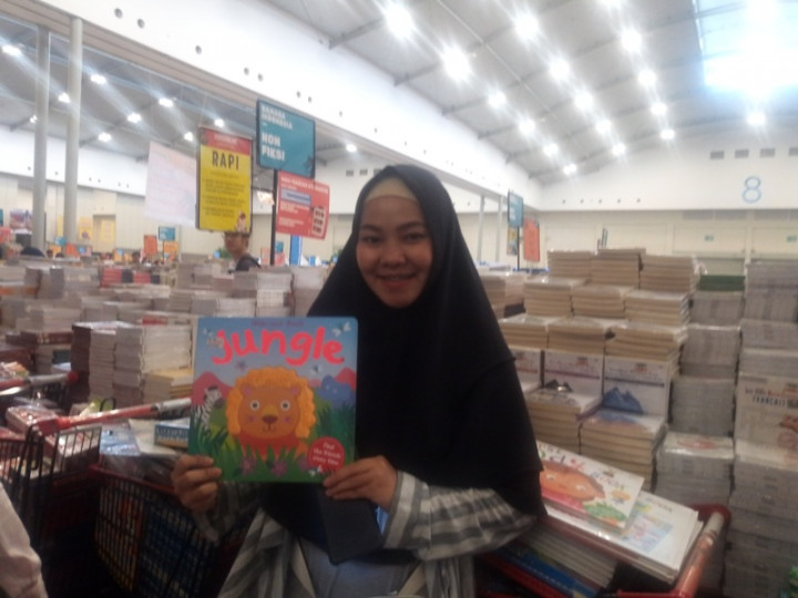 Bazar Buku BBW Jadi Sumber Bisnis Jastip