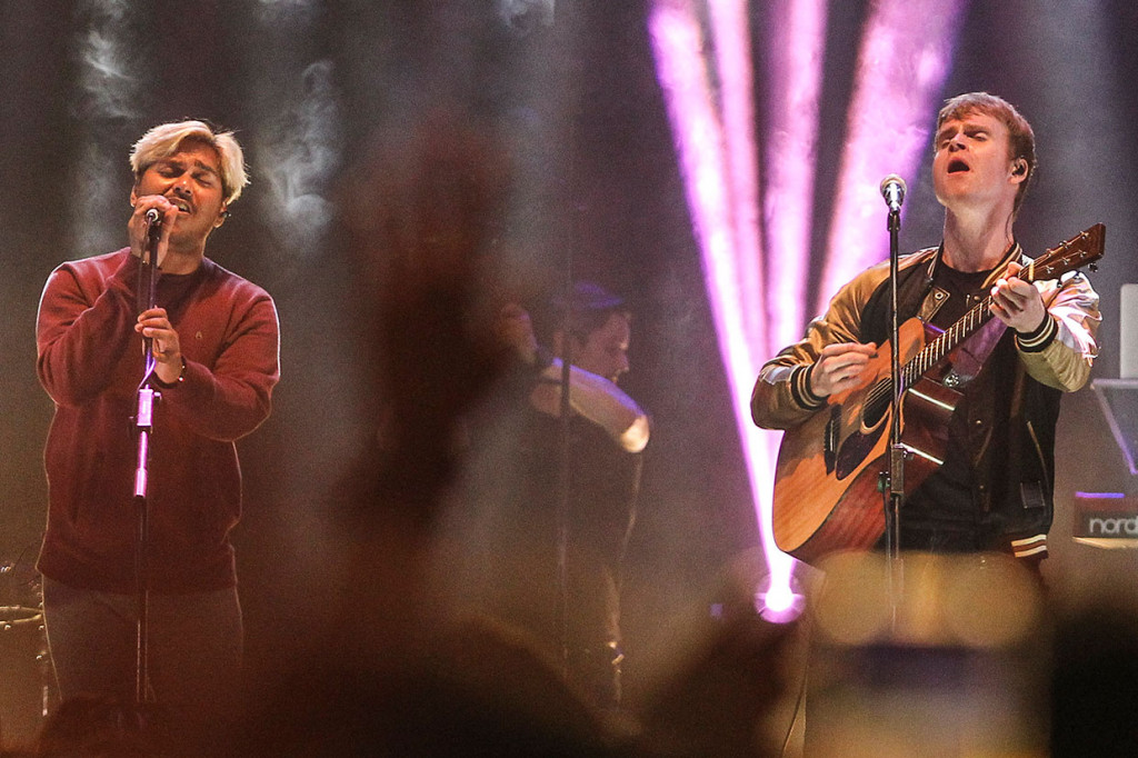 Kodaline Guncang Istora Senayan Jakarta