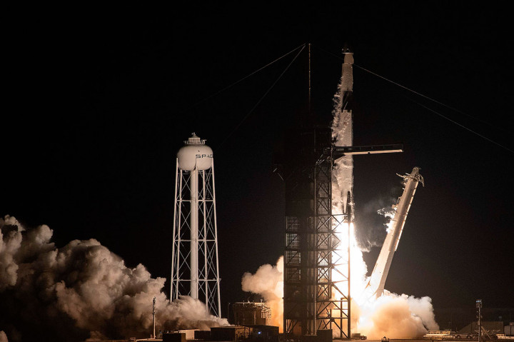 Kapsul SpaceX Meluncur ke ISS