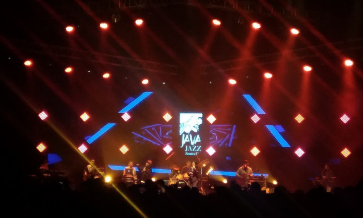 Kolaborasi Iwa K dan MLD Jazz Project Tembangkan Lagu Bruno Mars