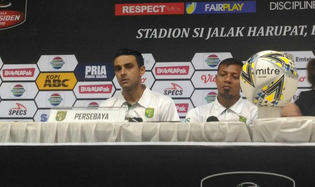 Asisten pelatih Persebaya Surabaya, Bejo Sugiantoro (kanan) (Medcom.id/Roni)