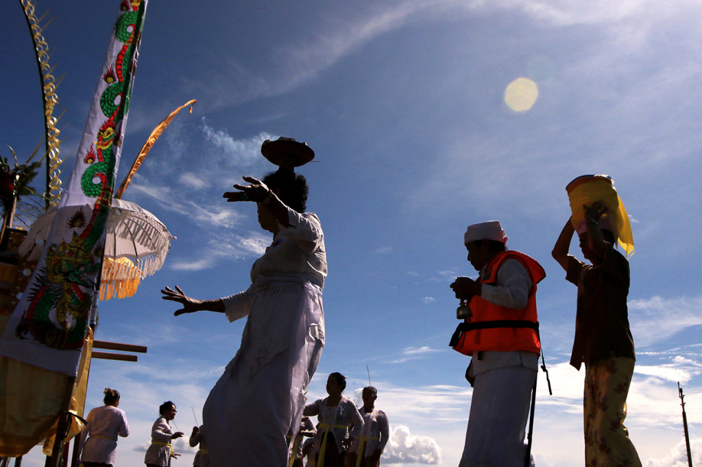 Suasana Upacara Melasti di Banyuwangi