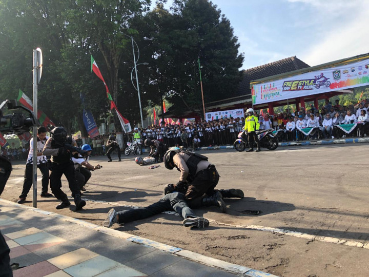 Tim Cobra Unjuk Gigi di Milenial Road Safety Festival