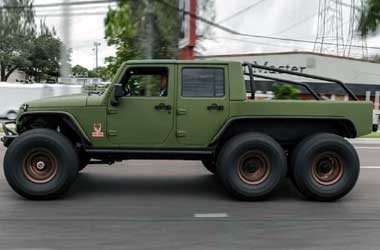 Gagahnya Jeep Wrangler 6x6 Garapan Bruiser Conversions