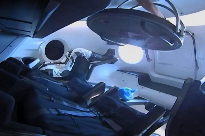 Kapsul SpaceX Crew Dragon Merapat di ISS