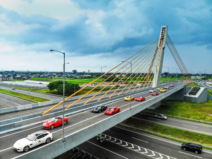 Penunggang Kuda Jingkrak Panaskan Aspal Trans Jawa