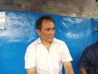 Andi Arief Dibela 8 Pengacara