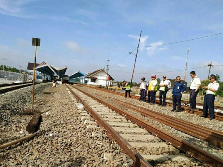 Rel Ganda Palur-Kedungbanteng Dioperasikan