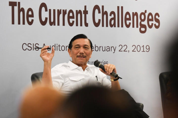 Luhut Ultimatum Kapal Pembuang Limbah ke Laut