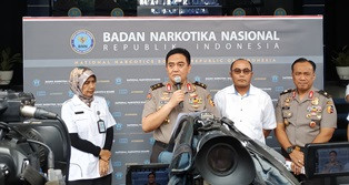 Perempuan yang Bersama Andi Arief Terkuak