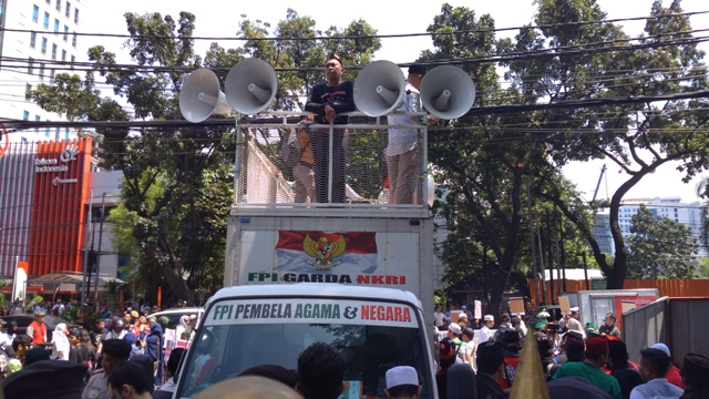 Alumni 212 Minta Saham Bir Dibuang