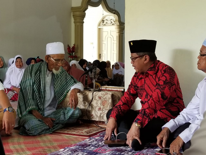 Ulama Karismatik Aceh Mengaku Cinta Jokowi