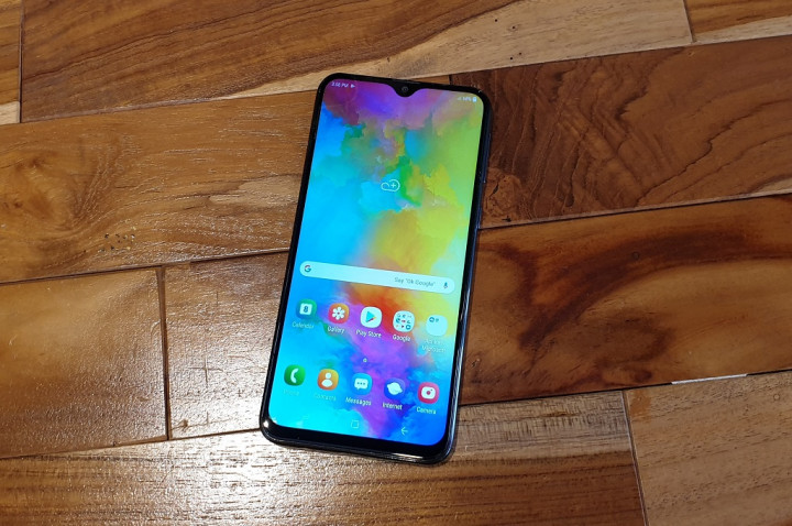Samsung Galaxy M20, Si Pemula yang Baterainya Luar Biasa