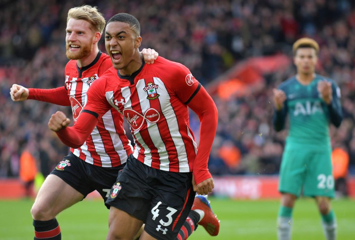 Southampton Sengat Spurs pada 10 Menit Terakhir