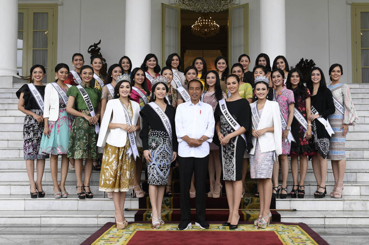 Jokowi Terima Miss Universe dan Puteri Indonesia di Istana Bogor
