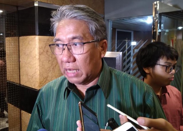 Dilema Plastik, Antara Limbah dan Industri