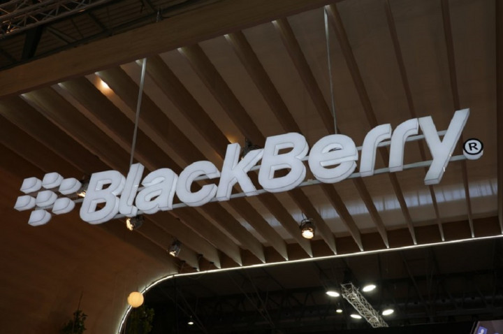 Bos BlackBerry Skeptis Soal Ponsel Layar Lipat