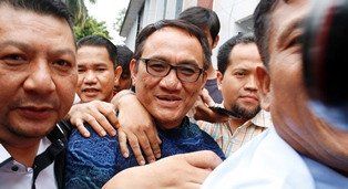 Andi Arief Diminta Fokus Urusi Kasus Narkoba